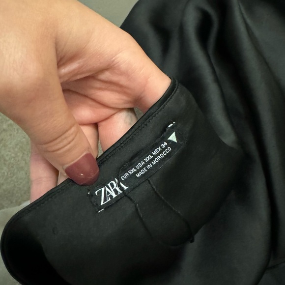 Zara Backless Silk Black Top - Picture 2 of 3